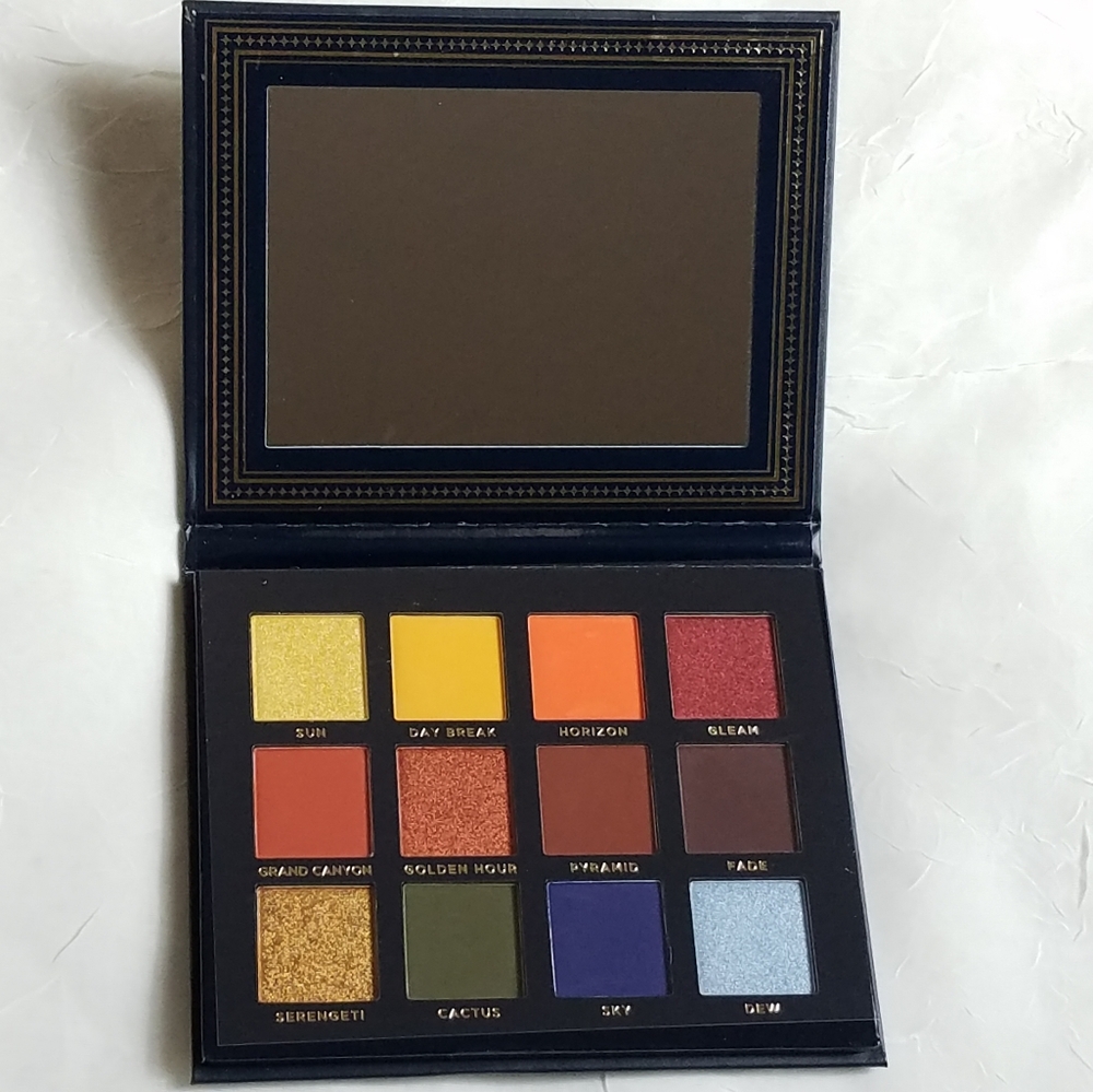 Ace Beaute Eyeshadow Palette in Vintage Dawn